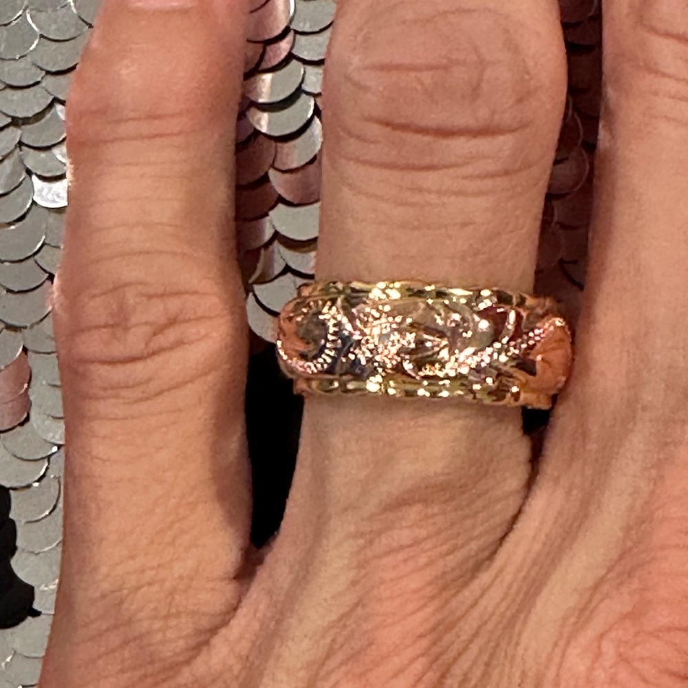 Hawaiian Heirloom Plumeria Wedding Band Rose & Yellow Gold Cubic Zirconia - Picture 3 of 13